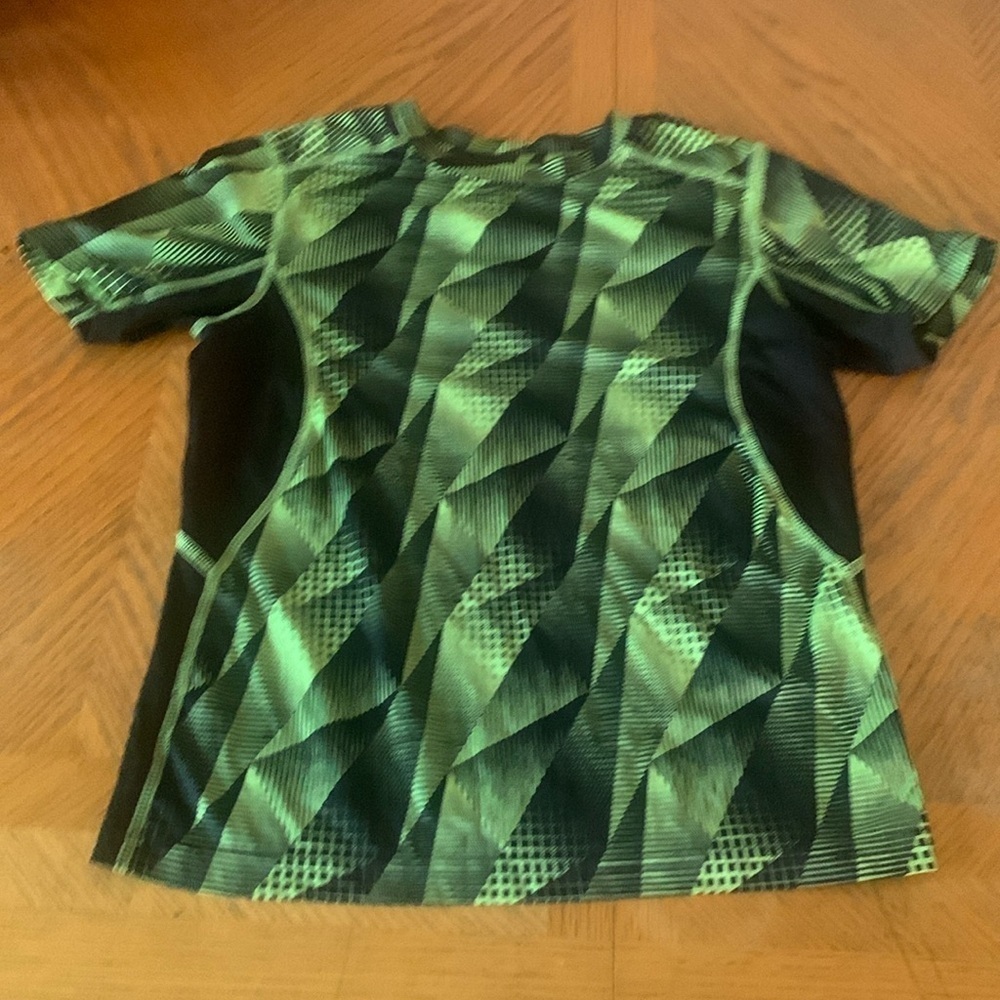 Everlast sport short sleeve shirt